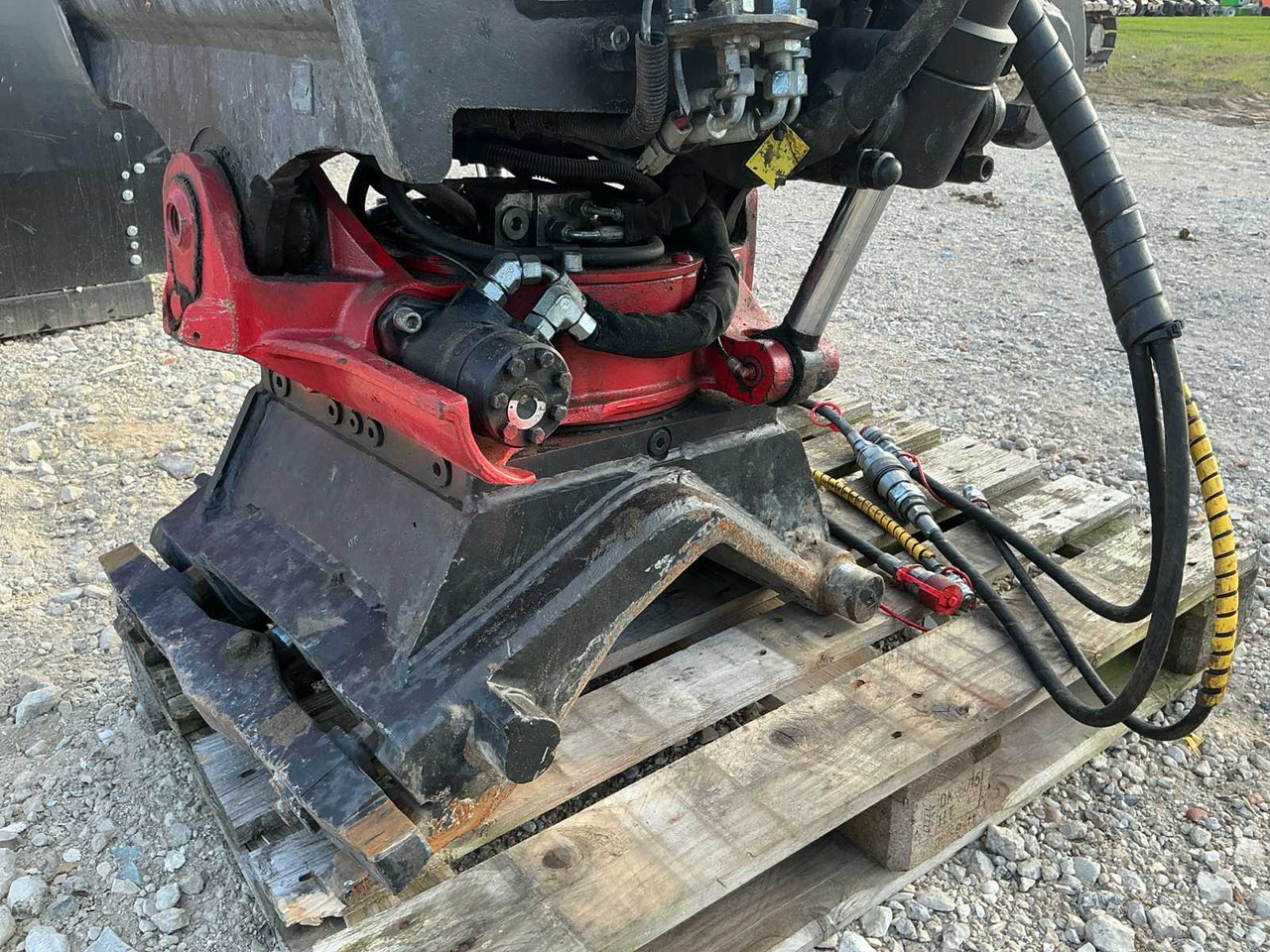 Rototilt R4 - Кофа за багер: снимка 5 Rototilt R4 - Кофа за багер: снимка 5