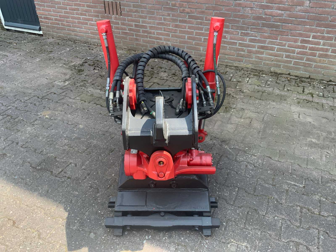 Rototilt RT 40 - Кофа за багер: снимка 4 Rototilt RT 40 - Кофа за багер: снимка 4