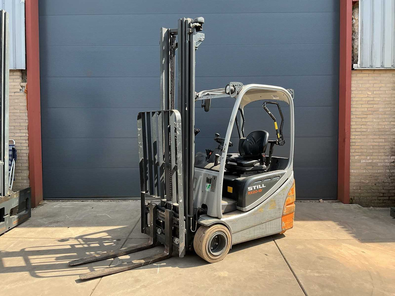 STILL - RX20-18 - FORKLIFT TRUCKS - 2011 - Мотокар: снимка 1 STILL - RX20-18 - FORKLIFT TRUCKS - 2011 - Мотокар: снимка 1