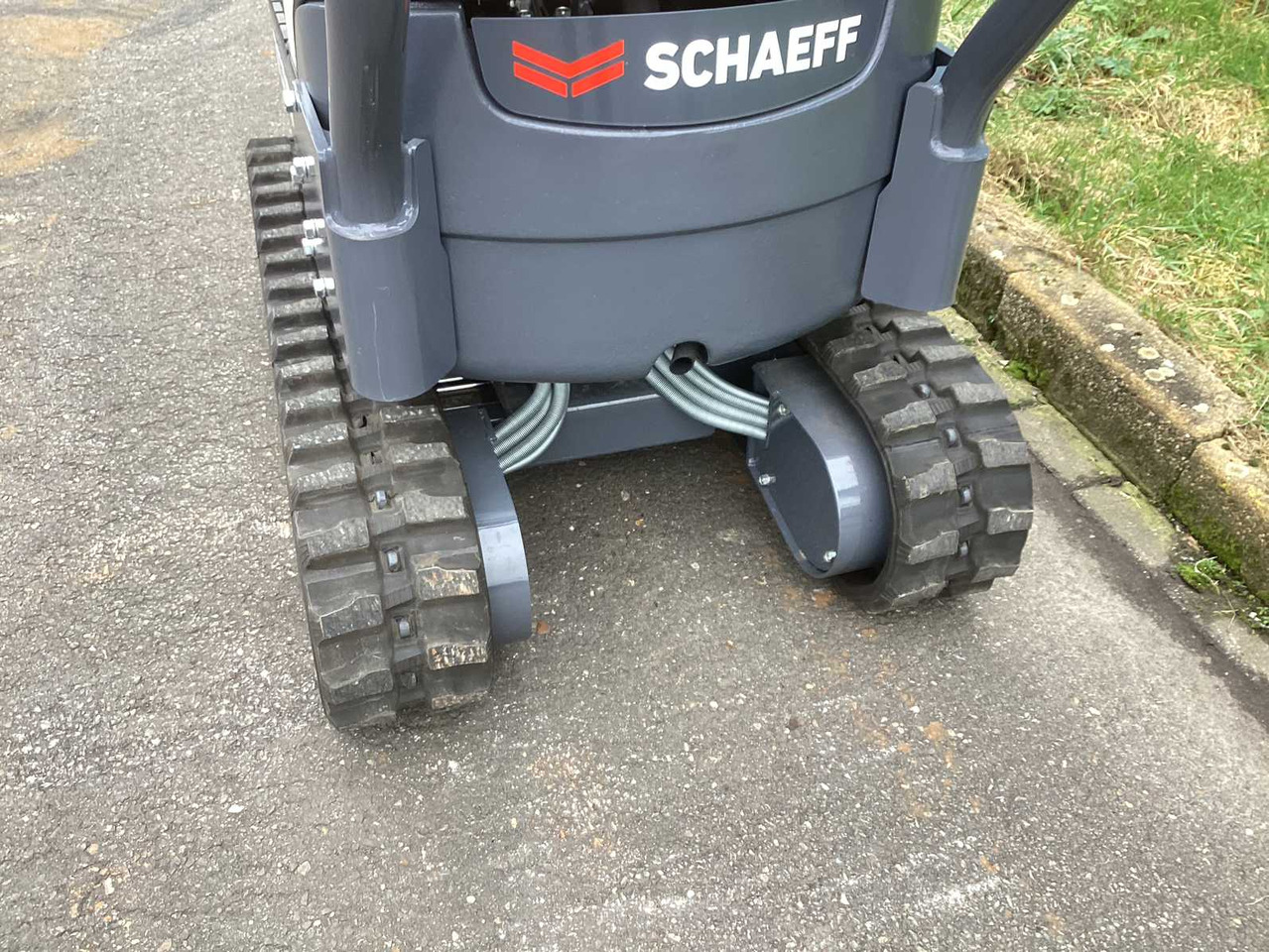 Мини багер Schaeff TC08: снимка 9