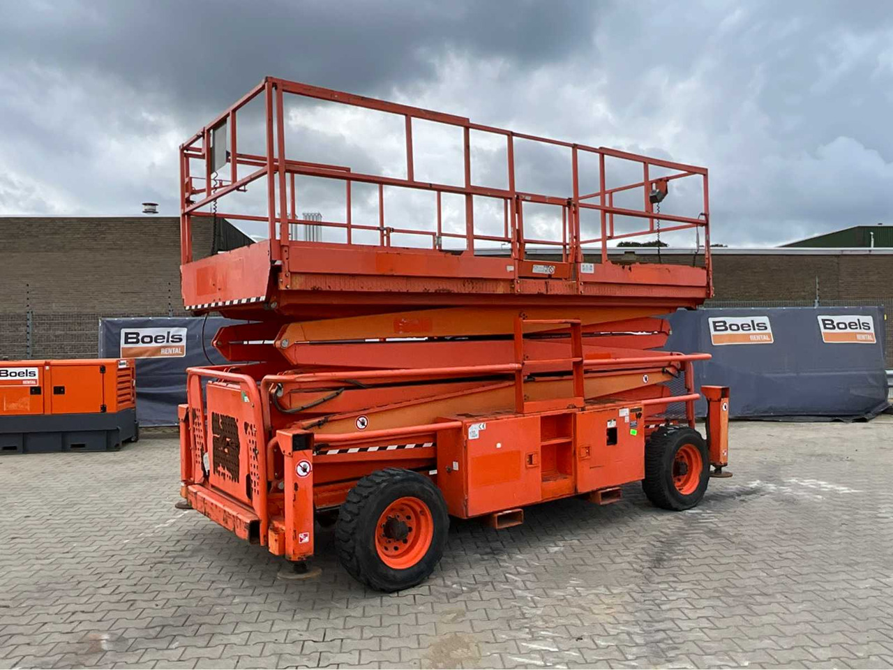 SkyJack SJ 9250 - Работна площадка: снимка 4 SkyJack SJ 9250 - Работна площадка: снимка 4