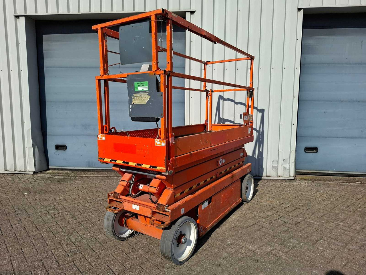 Skyjack SJ 3220 - Работна площадка: снимка 1 Skyjack SJ 3220 - Работна площадка: снимка 1
