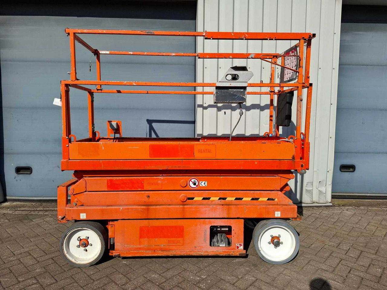 Skyjack SJ 3220 - Работна площадка: снимка 5 Skyjack SJ 3220 - Работна площадка: снимка 5