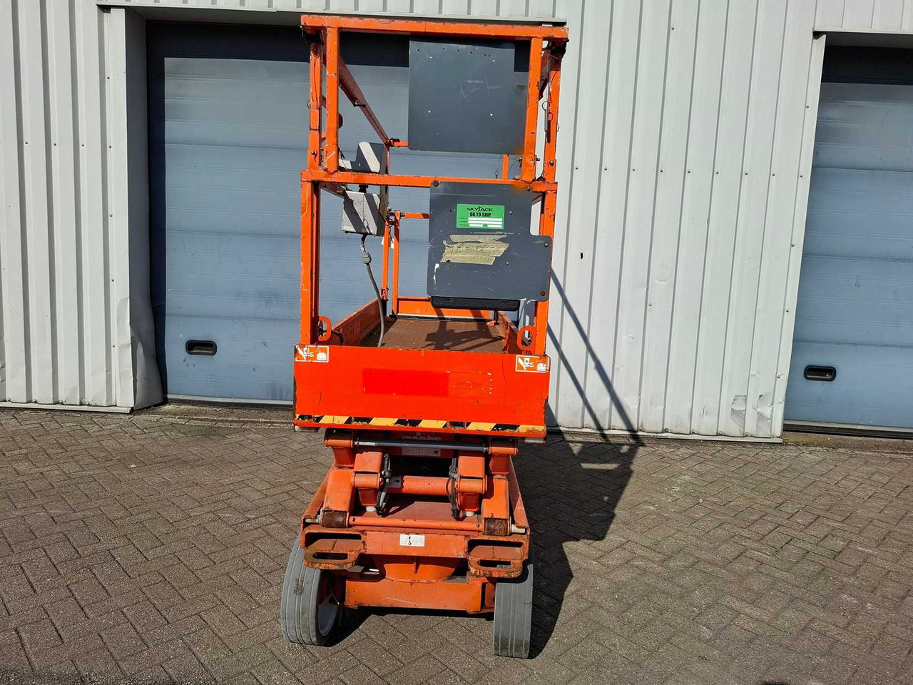 Skyjack SJ 3220 - Работна площадка: снимка 2 Skyjack SJ 3220 - Работна площадка: снимка 2