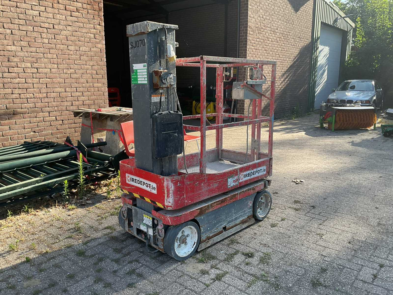 Skyjack SJ12 - Работна площадка: снимка 1 Skyjack SJ12 - Работна площадка: снимка 1