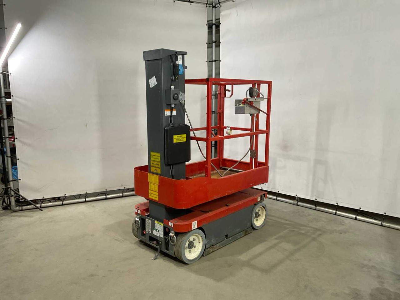 Skyjack SJ12 - Работна площадка: снимка 2 Skyjack SJ12 - Работна площадка: снимка 2