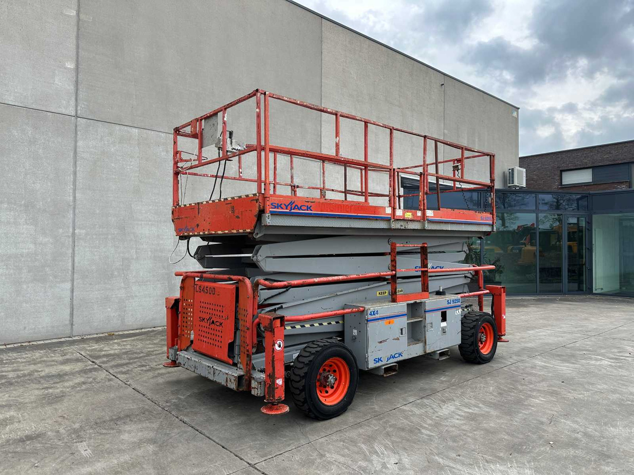 Skyjack SJ9250 - Работна площадка: снимка 1 Skyjack SJ9250 - Работна площадка: снимка 1