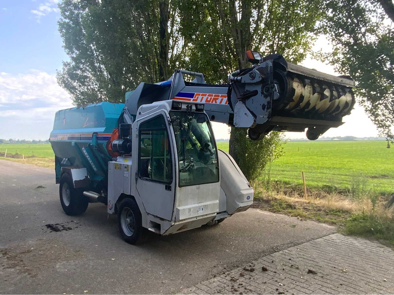 Storti DMV Labrador 120 - Миксер-вагон: снимка 2 Storti DMV Labrador 120 - Миксер-вагон: снимка 2