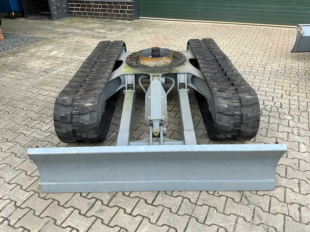 TAKEUCHI TB250-2 TRACKED DUMPER UNDERCARRIAGE - Мини самосвал: снимка 5 TAKEUCHI TB250-2 TRACKED DUMPER UNDERCARRIAGE - Мини самосвал: снимка 5