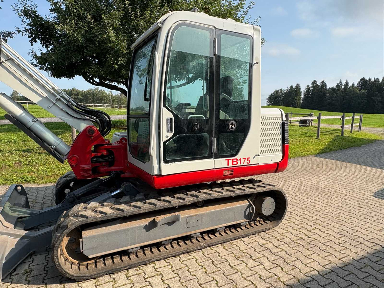 Takeuchi TB 175 CV - Верижен багер: снимка 5 Takeuchi TB 175 CV - Верижен багер: снимка 5