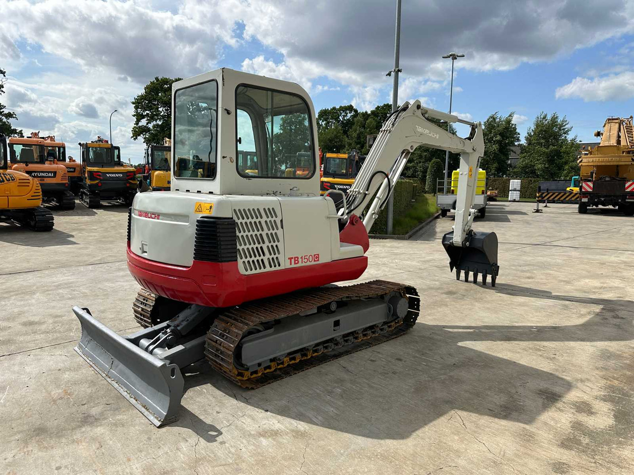 Takeuchi TB150C - Верижен багер: снимка 4 Takeuchi TB150C - Верижен багер: снимка 4