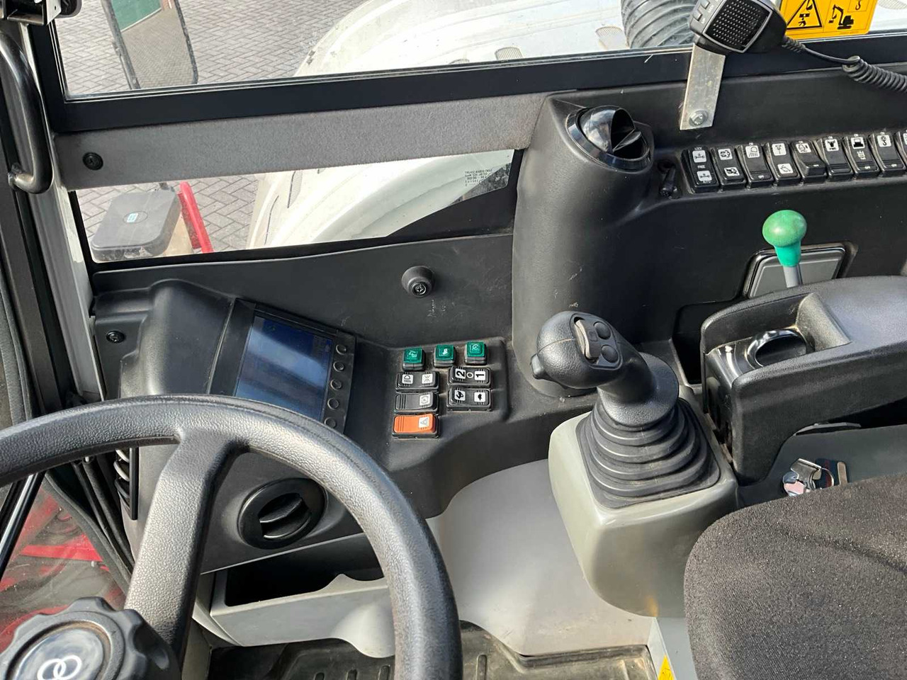 Колесен багер Takeuchi TB295W: снимка 16 Колесен багер Takeuchi TB295W: снимка 16