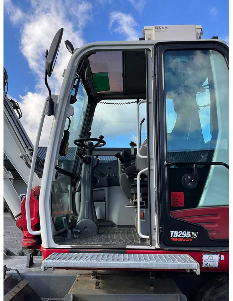 Колесен багер Takeuchi TB295W: снимка 13 Колесен багер Takeuchi TB295W: снимка 13