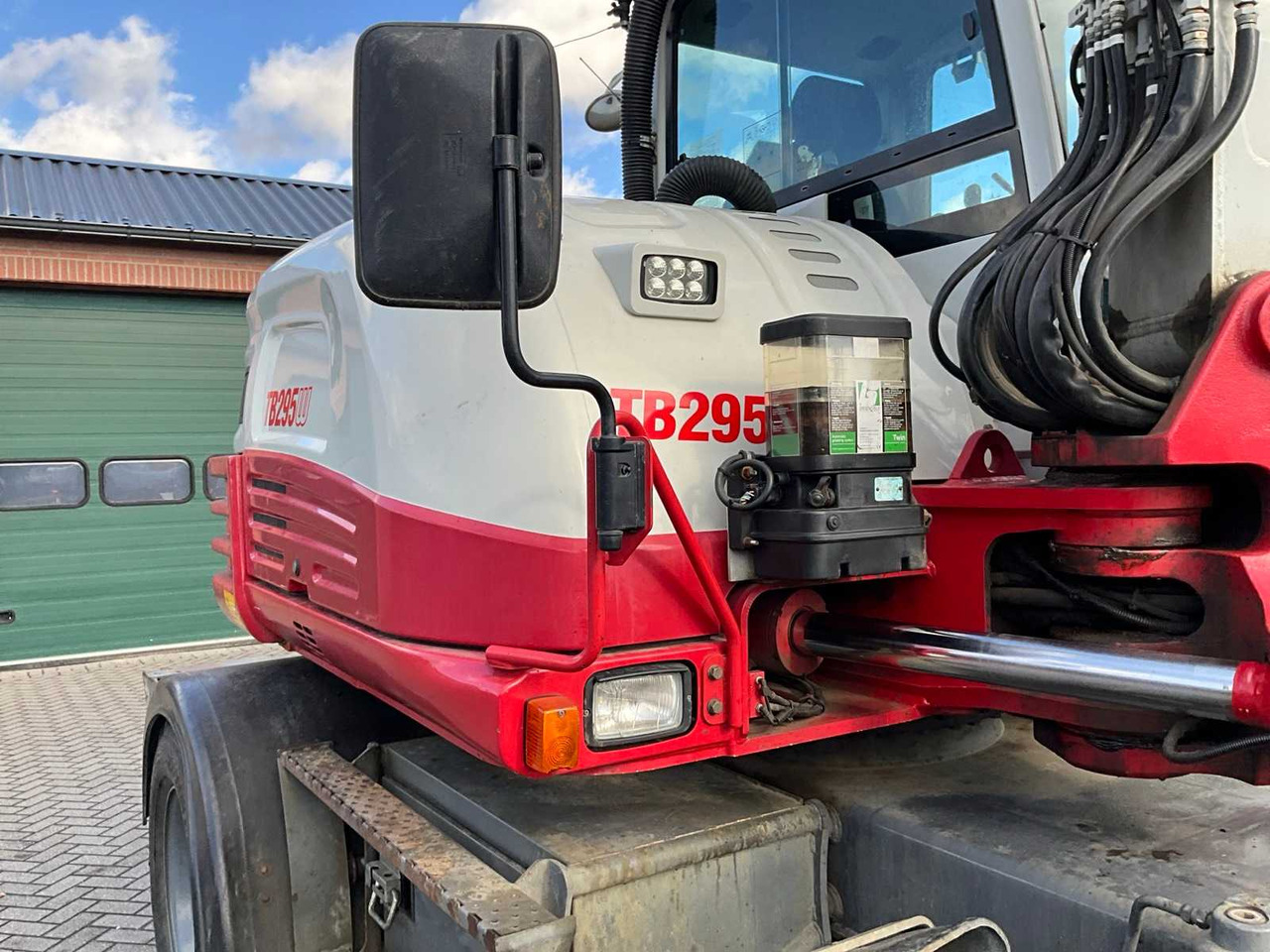 Колесен багер Takeuchi TB295W: снимка 32 Колесен багер Takeuchi TB295W: снимка 32