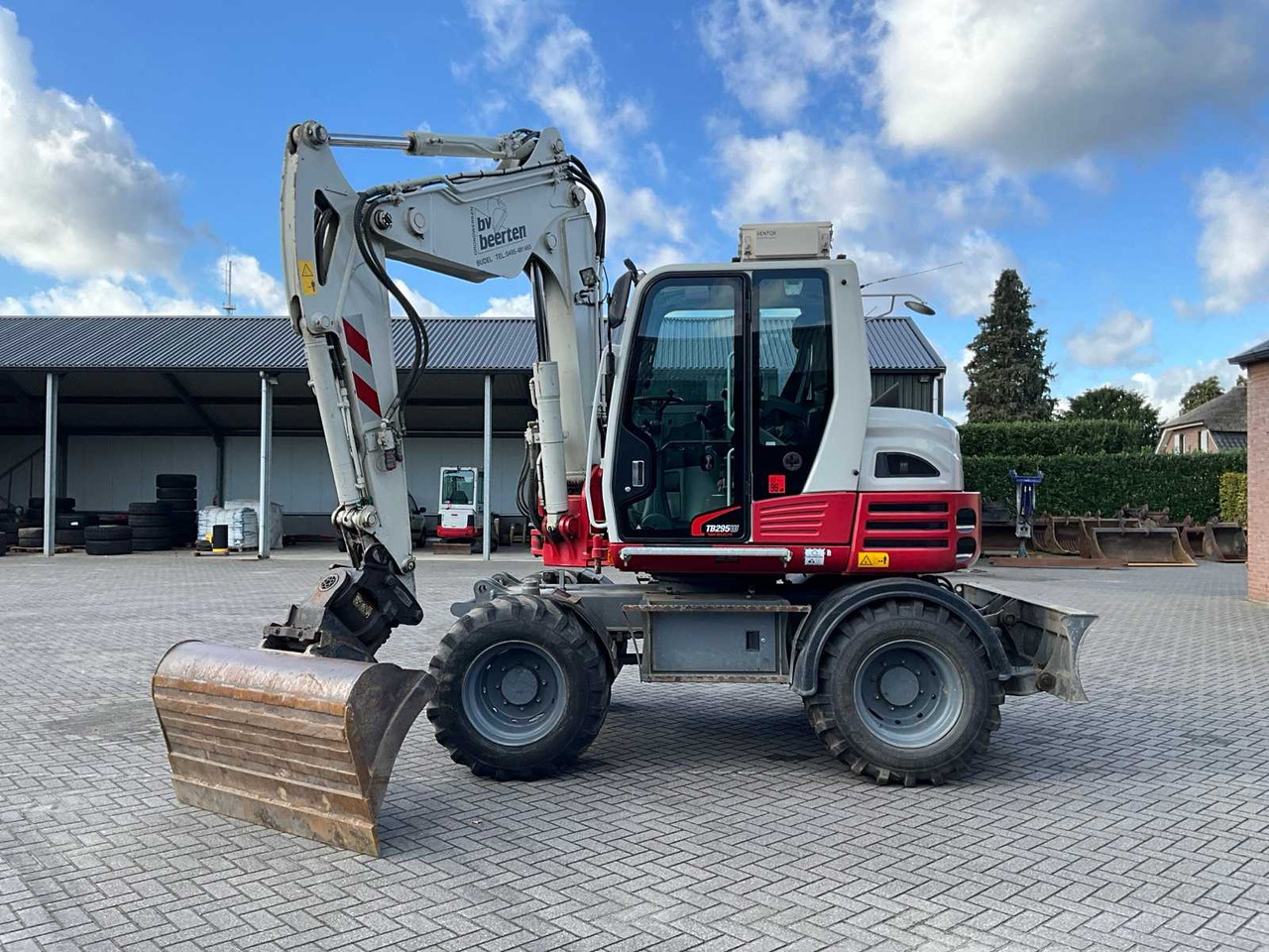 Колесен багер Takeuchi TB295W: снимка 6 Колесен багер Takeuchi TB295W: снимка 6