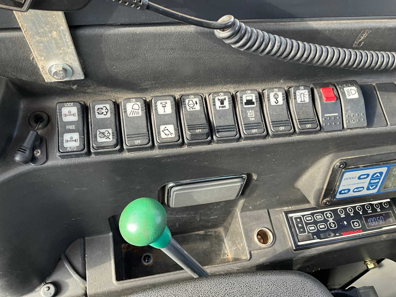 Колесен багер Takeuchi TB295W: снимка 19 Колесен багер Takeuchi TB295W: снимка 19