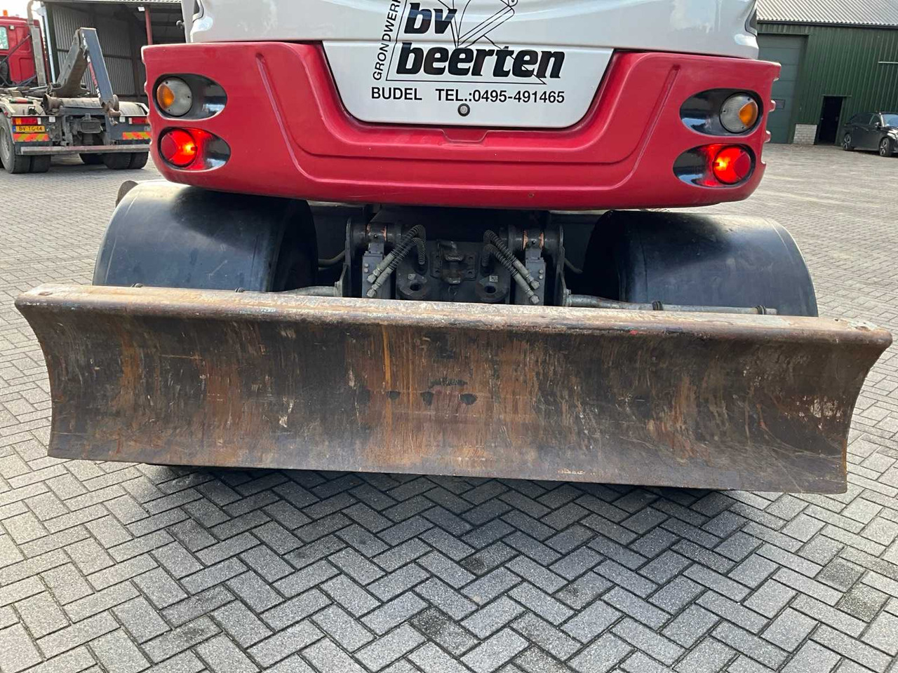 Колесен багер Takeuchi TB295W: снимка 38 Колесен багер Takeuchi TB295W: снимка 38