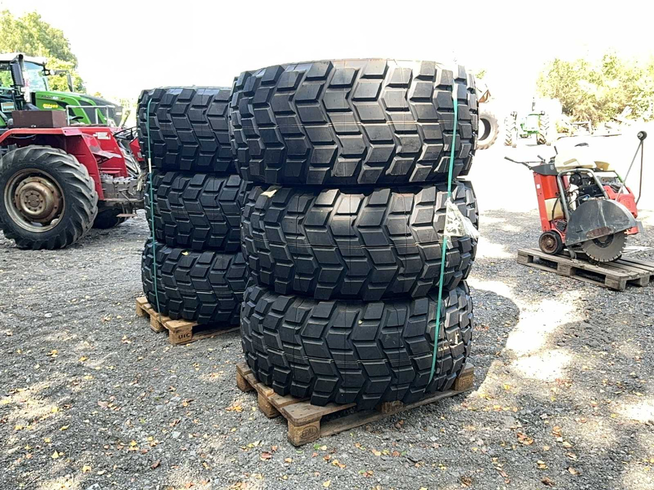 Tires, wheels and rims - Гуми и джанти за Трактор: снимка 4 Tires, wheels and rims - Гуми и джанти за Трактор: снимка 4