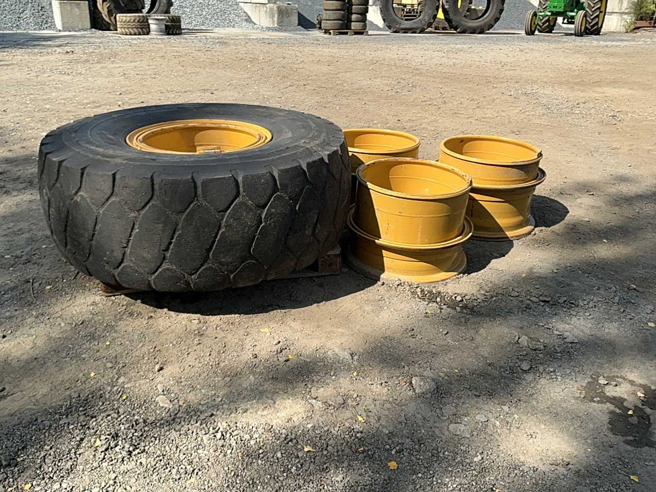 Tires, wheels and rims - Гуми и джанти за Трактор: снимка 4 Tires, wheels and rims - Гуми и джанти за Трактор: снимка 4
