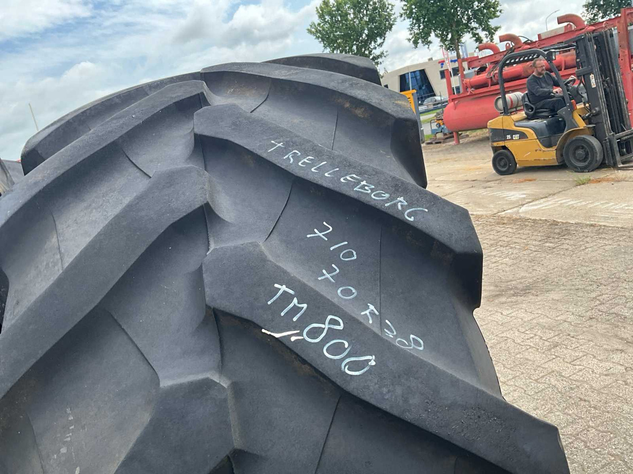Гуми и джанти за Трактор Trelleborg TM800 710/70R38: снимка 13