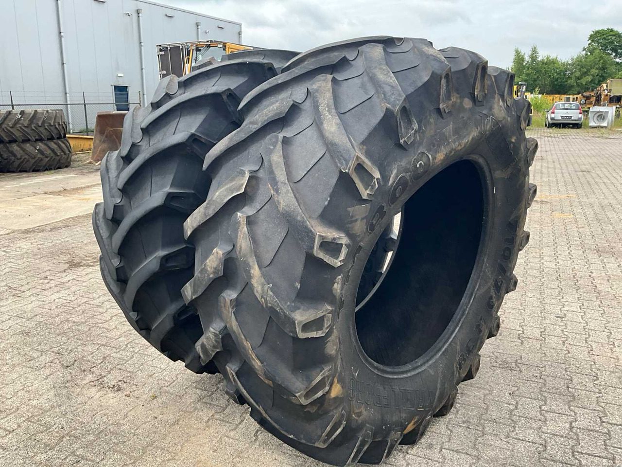 Гуми и джанти за Трактор Trelleborg TM800 710/70R38: снимка 7