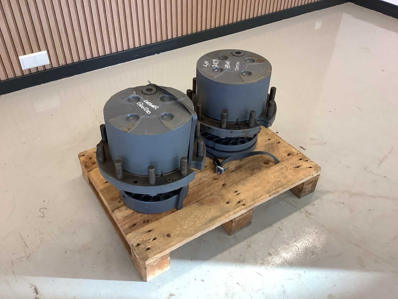 UNUSED 2X LIEBHERR 914 FINAL DELAY - Колесен багер: снимка 1 UNUSED 2X LIEBHERR 914 FINAL DELAY - Колесен багер: снимка 1