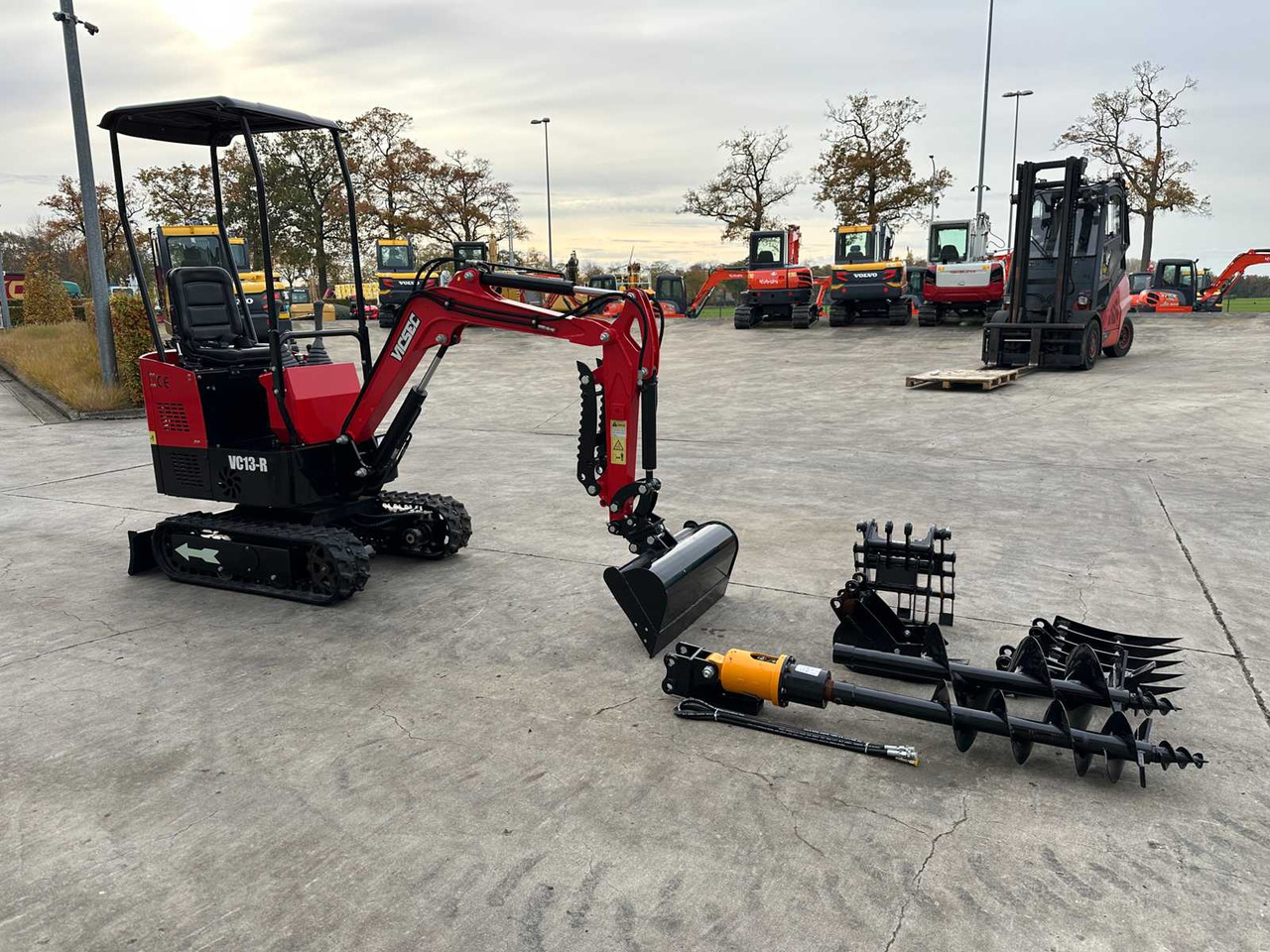 VICSEC - 2025 - VC13R - MINI EXCAVATOR - Мини багер: снимка 3 VICSEC - 2025 - VC13R - MINI EXCAVATOR - Мини багер: снимка 3