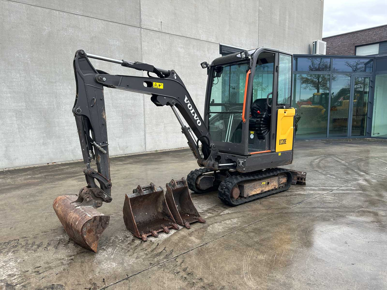 VOLVO - 2020 - EC20E - MINI EXCAVATOR - Мини багер: снимка 1 VOLVO - 2020 - EC20E - MINI EXCAVATOR - Мини багер: снимка 1