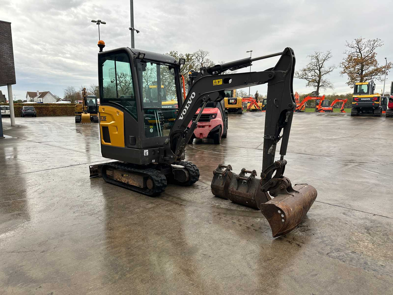 VOLVO - 2020 - EC20E - MINI EXCAVATOR - Мини багер: снимка 3 VOLVO - 2020 - EC20E - MINI EXCAVATOR - Мини багер: снимка 3