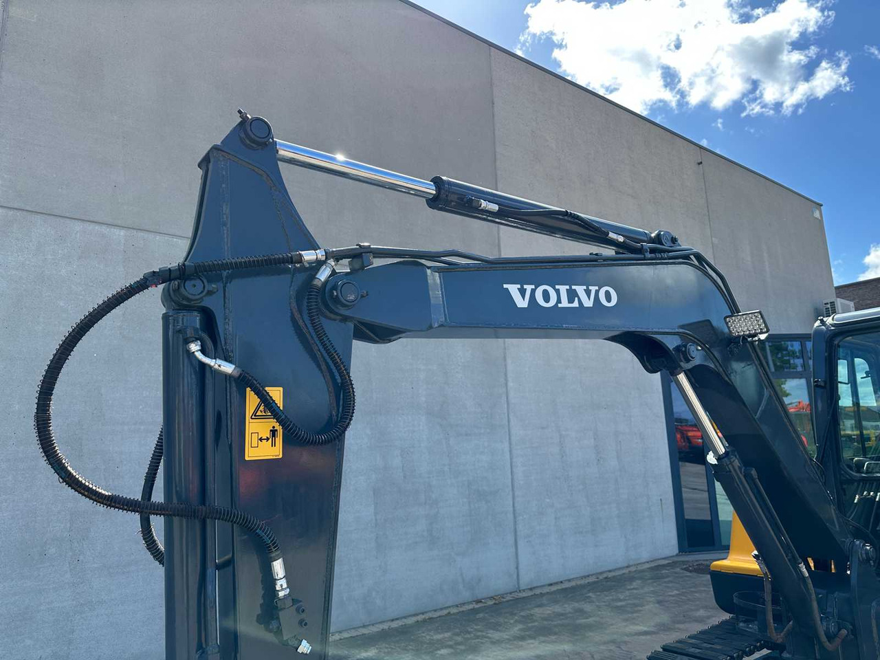 Верижен багер VOLVO EC55D: снимка 9
