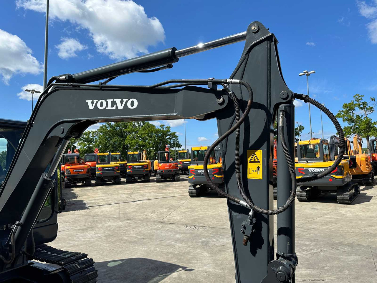 Верижен багер VOLVO EC55D: снимка 12