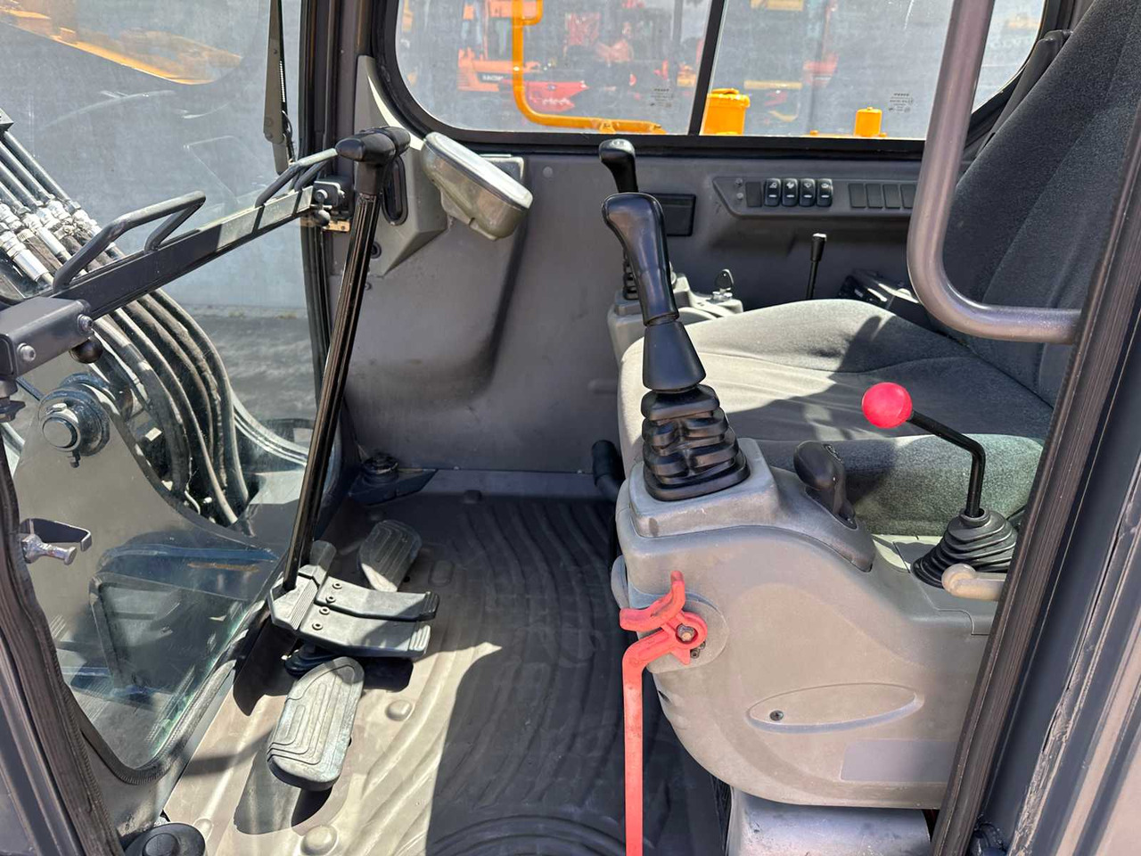 Верижен багер VOLVO EC55D: снимка 37