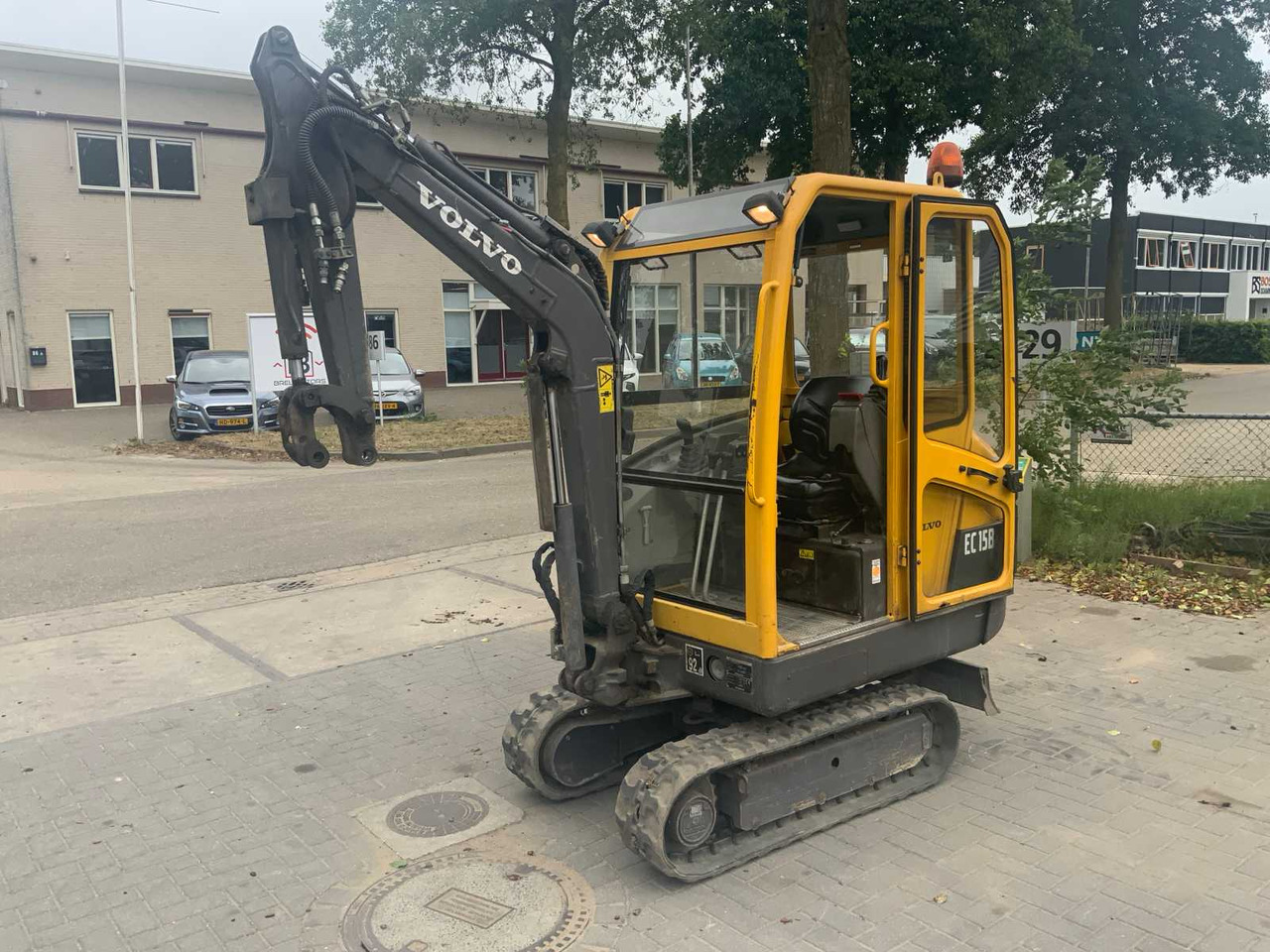 Volvo EC15B XR - Мини багер: снимка 1 Volvo EC15B XR - Мини багер: снимка 1