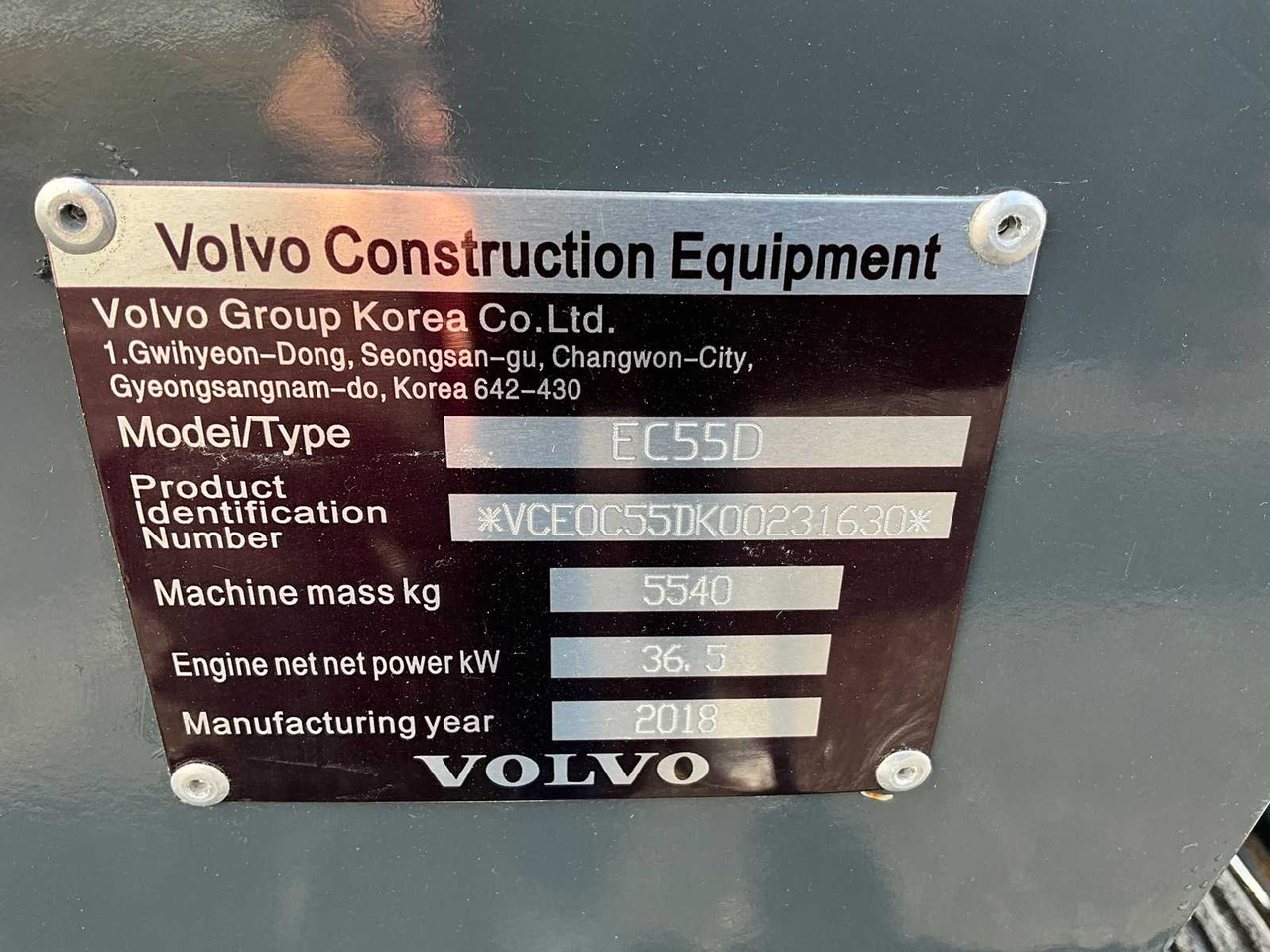 Верижен багер Volvo EC55D: снимка 26