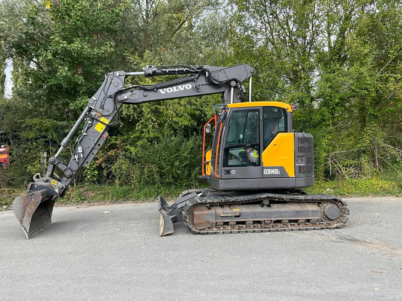 Volvo ECR145EL - Верижен багер: снимка 2 Volvo ECR145EL - Верижен багер: снимка 2