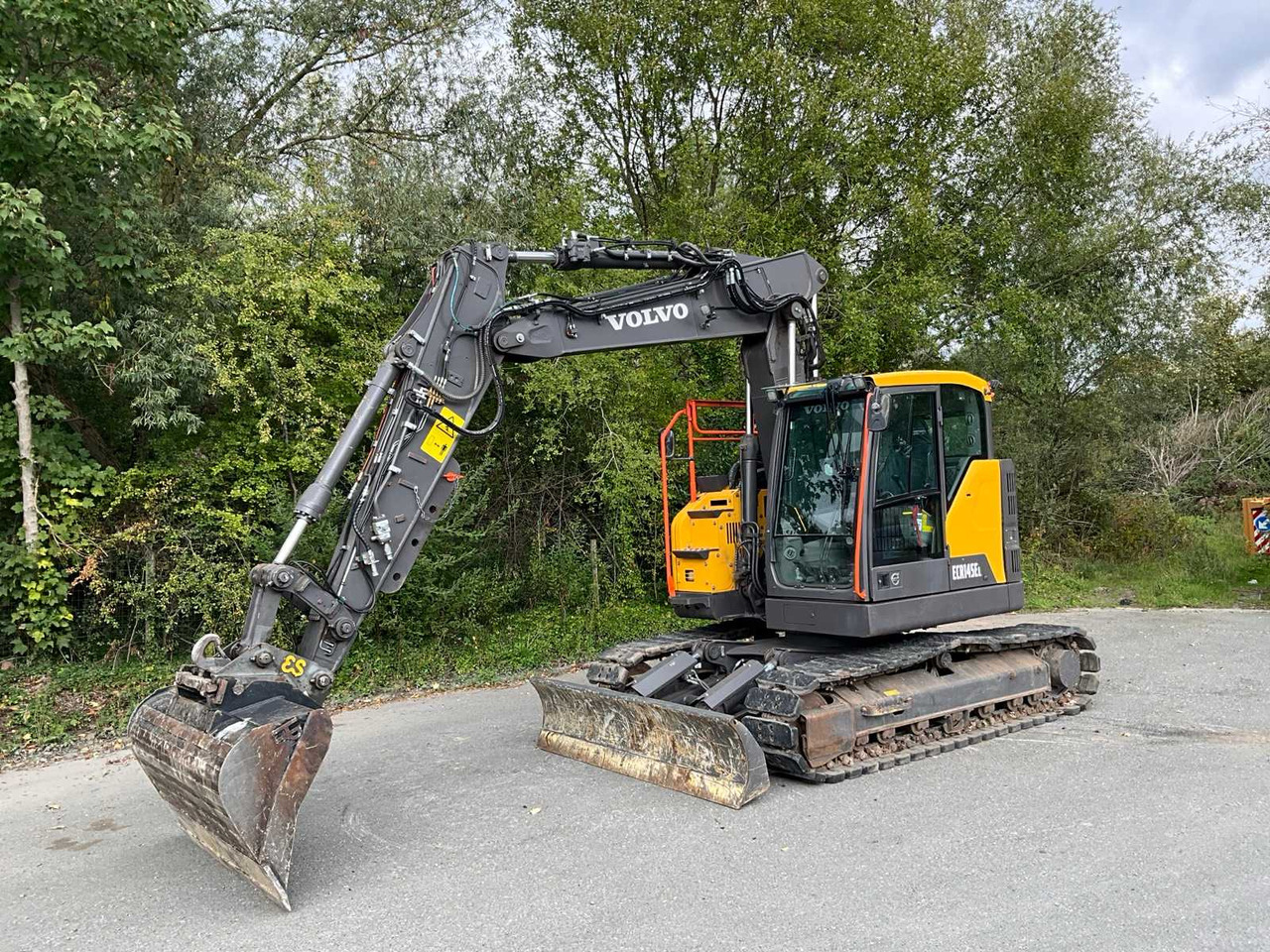 Volvo ECR145EL - Верижен багер: снимка 1 Volvo ECR145EL - Верижен багер: снимка 1