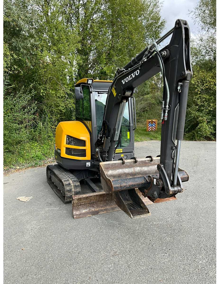 Volvo ECR35D - Мини багер: снимка 4 Volvo ECR35D - Мини багер: снимка 4