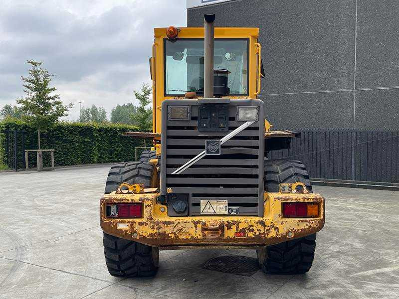 Volvo L70C - Мини челен товарач: снимка 4 Volvo L70C - Мини челен товарач: снимка 4