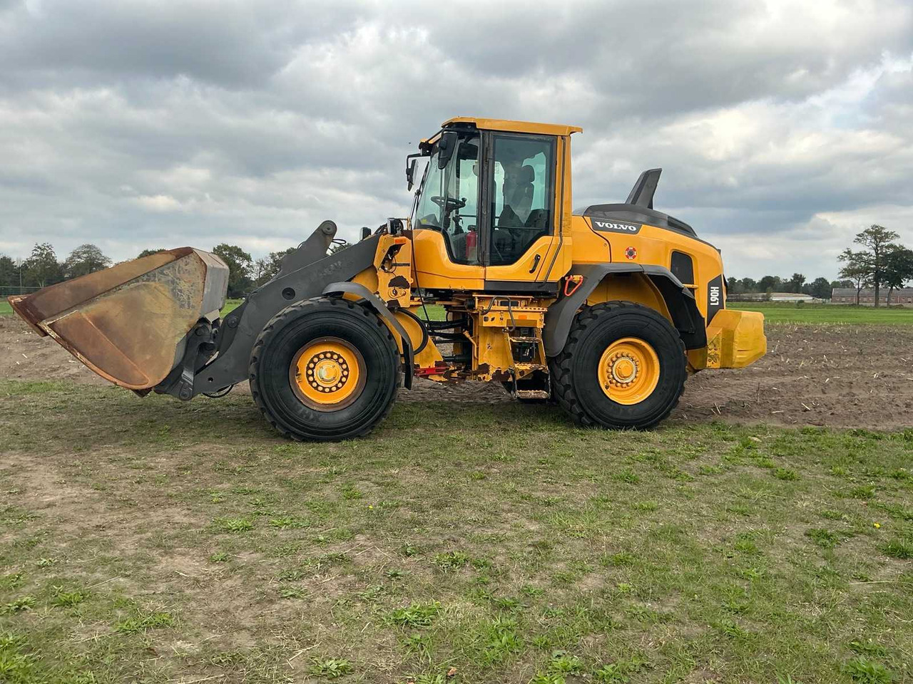 Volvo L90H - Колесен товарач: снимка 2 Volvo L90H - Колесен товарач: снимка 2