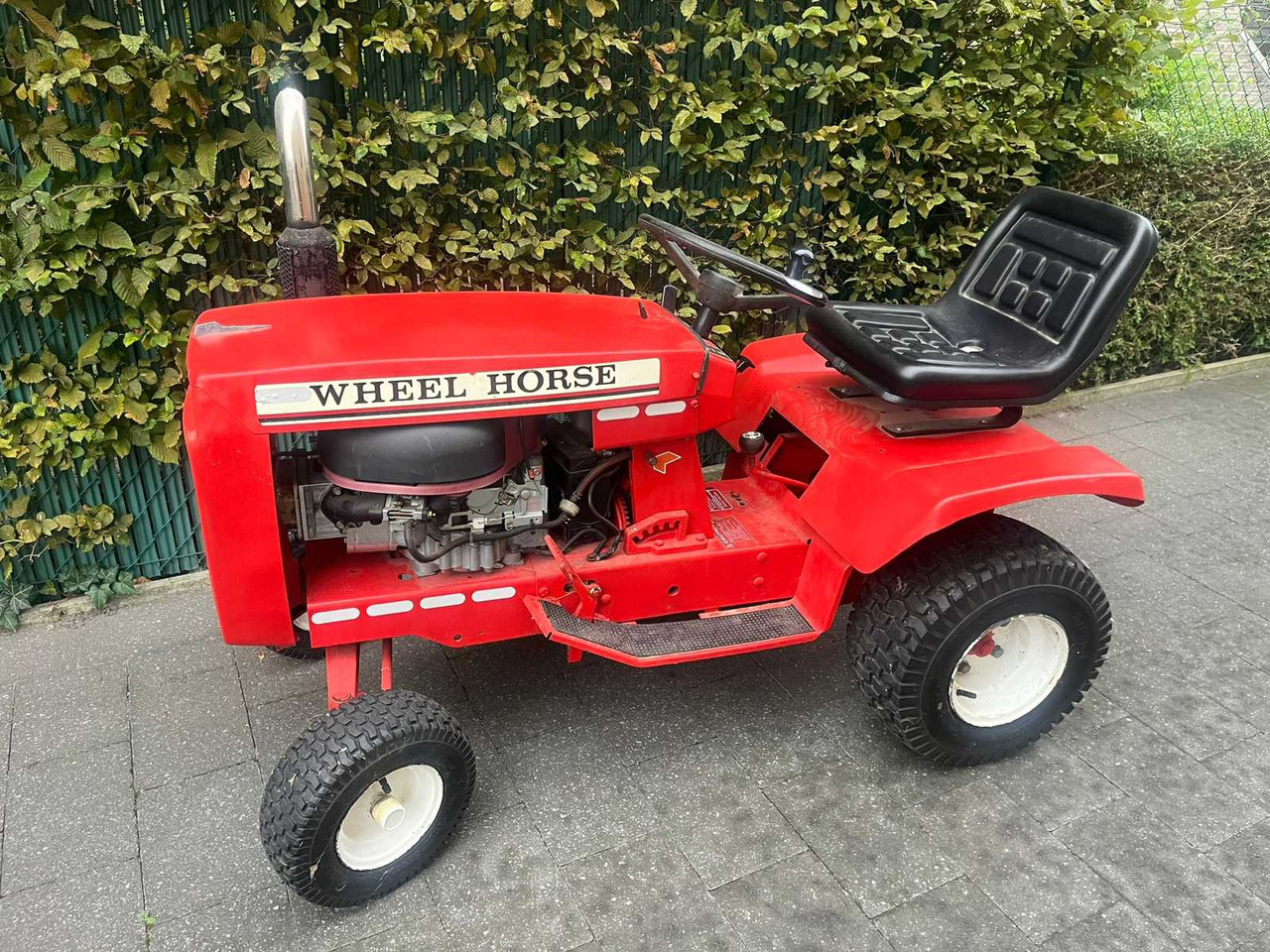 Wheel Horse - Косачка за трева: снимка 1 Wheel Horse - Косачка за трева: снимка 1