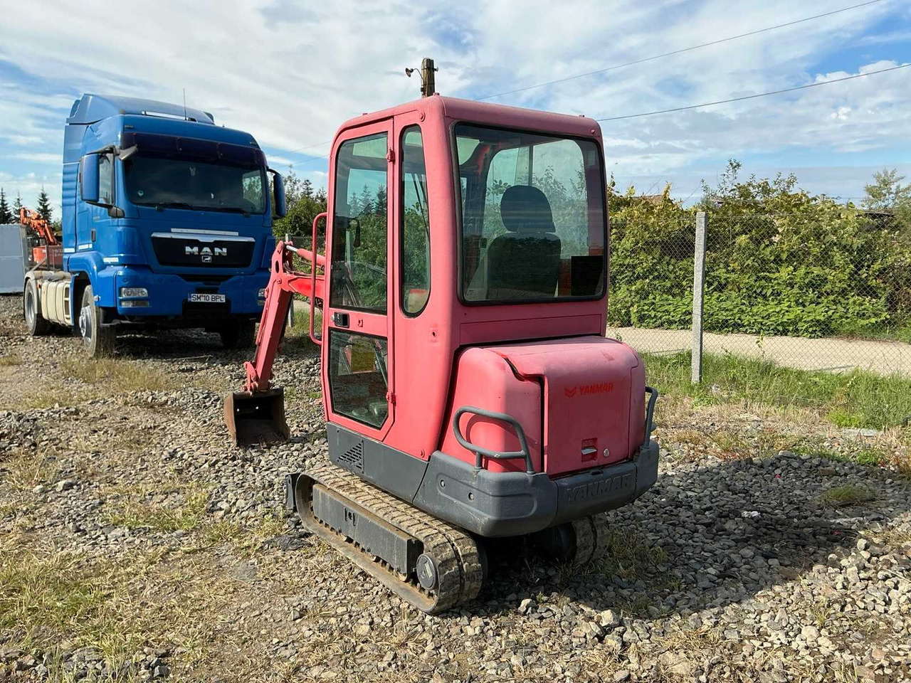 Yanmar B15 - 3 - Мини багер: снимка 4 Yanmar B15 - 3 - Мини багер: снимка 4