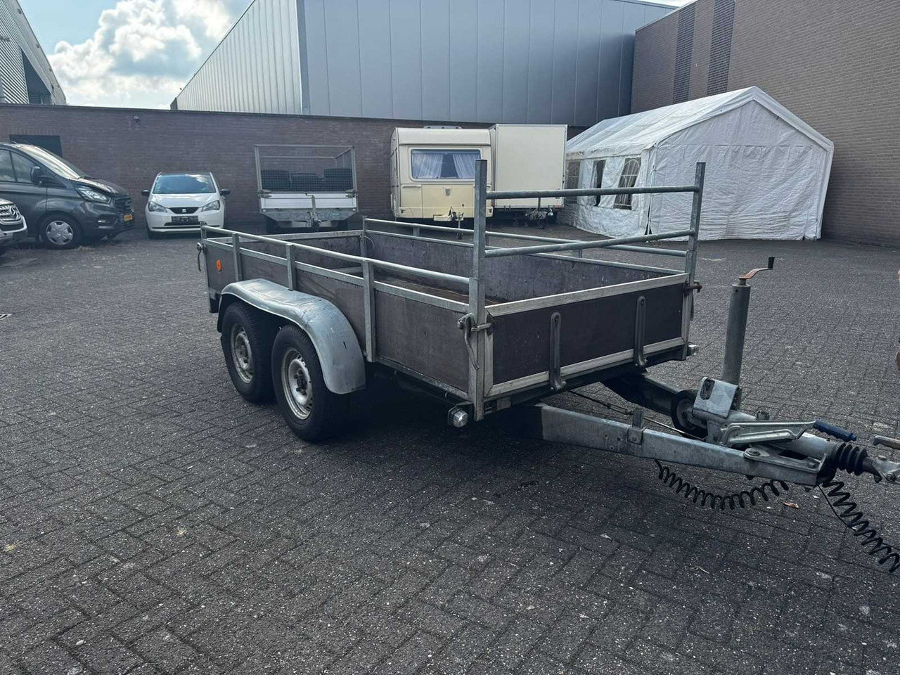 Hapert k2000 19 - За превоз на животни ремарке: снимка 2 Hapert k2000 19 - За превоз на животни ремарке: снимка 2