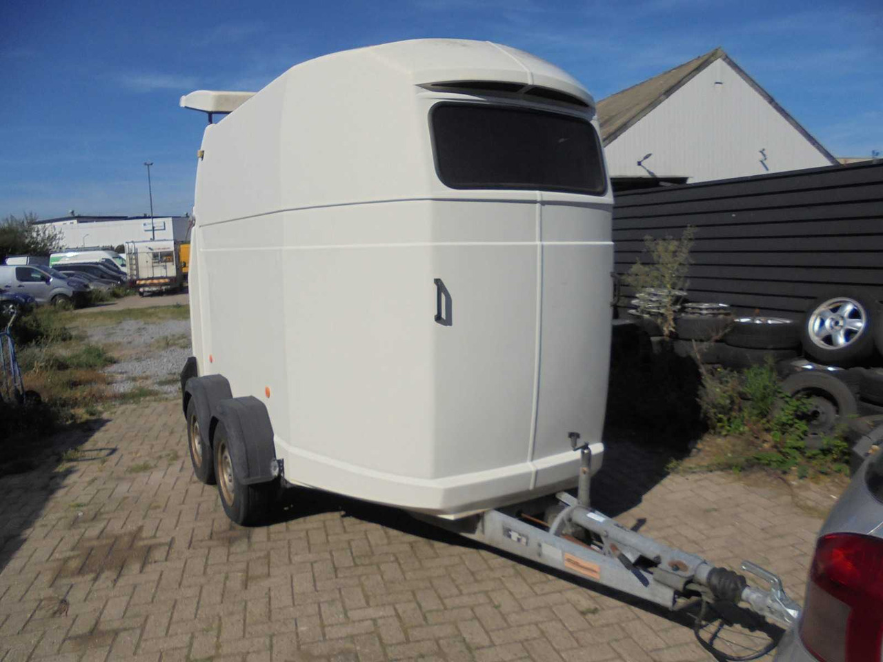 Westfalia paarden trailer - За превоз на животни ремарке: снимка 1 Westfalia paarden trailer - За превоз на животни ремарке: снимка 1
