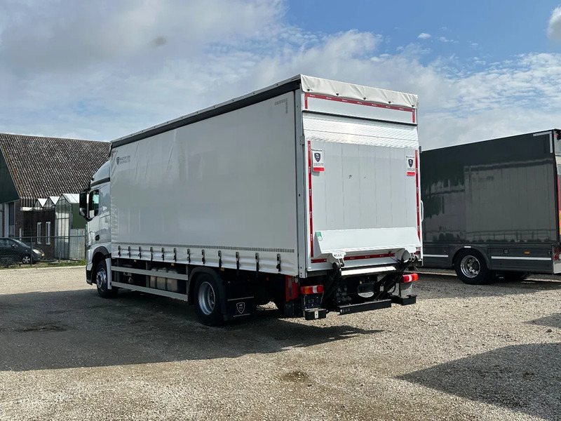 Mercedes-Benz Actros 1843 ACTROS 1843L 2022. 183432km Schuifzeil met Laadklep 2000kg - Камион с брезент: снимка 4 Mercedes-Benz Actros 1843 ACTROS 1843L 2022. 183432km Schuifzeil met Laadklep 2000kg - Камион с брезент: снимка 4