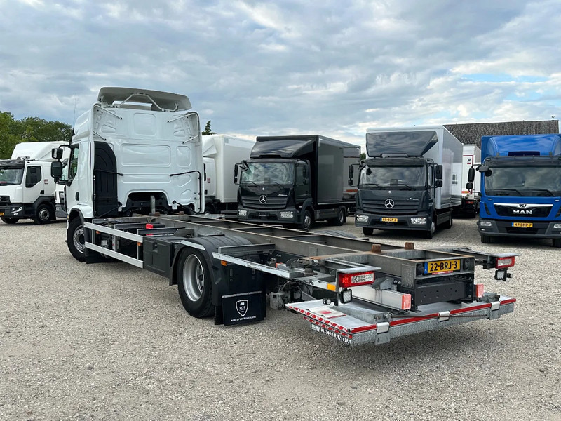 Renault D280 - Камион с брезент: снимка 3 Renault D280 - Камион с брезент: снимка 3