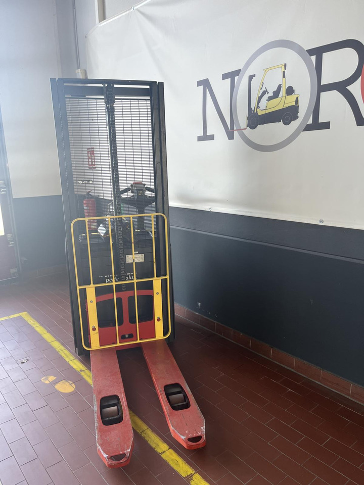 Hyster S 1.0 E - Стакер: снимка 2 Hyster S 1.0 E - Стакер: снимка 2