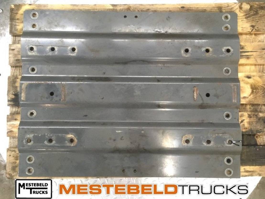 DAF Montageplaat koppelschotel XF106 - Седло за Камион: снимка 1 DAF Montageplaat koppelschotel XF106 - Седло за Камион: снимка 1