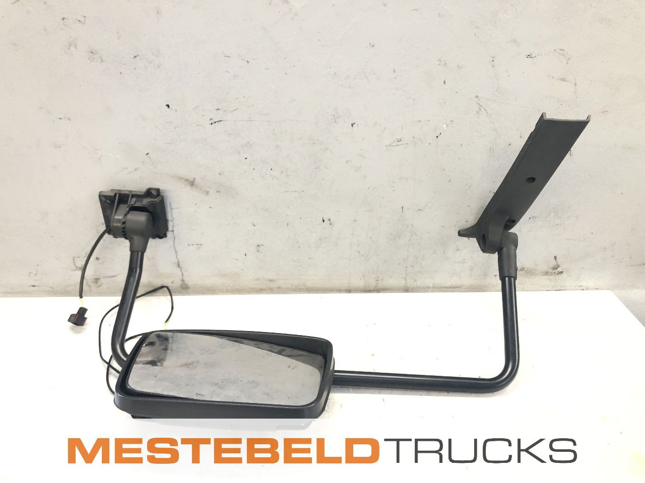 DAF Spiegel met steun rechts - Кабина и интериор за Камион: снимка 1 DAF Spiegel met steun rechts - Кабина и интериор за Камион: снимка 1