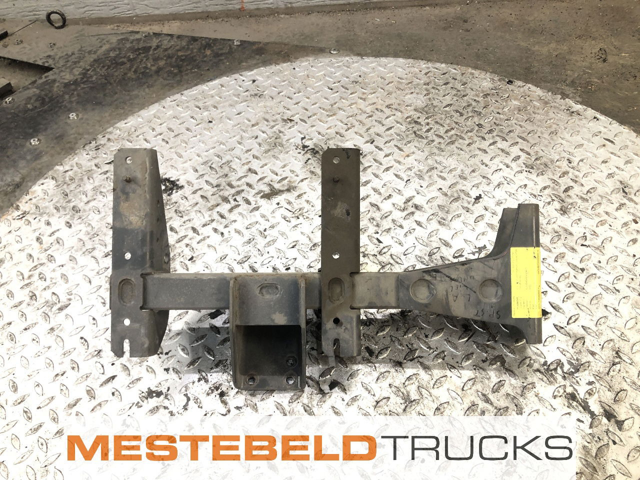 DAF Steun uitlaatdemper linksachter - Рама/ Шаси за Камион: снимка 1 DAF Steun uitlaatdemper linksachter - Рама/ Шаси за Камион: снимка 1