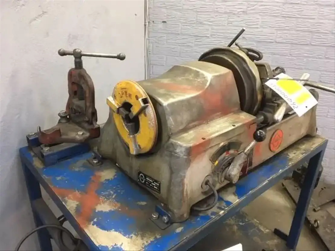 Diversen Draadsnijmachine Brutol type 713 - Машина: снимка 3 Diversen Draadsnijmachine Brutol type 713 - Машина: снимка 3